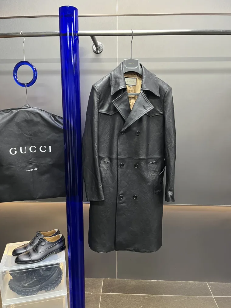 Gucci Пальто