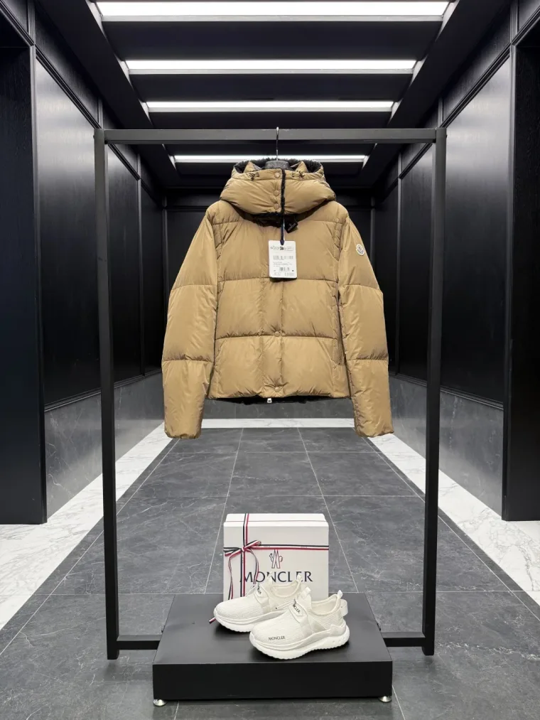 Moncler Castelnou