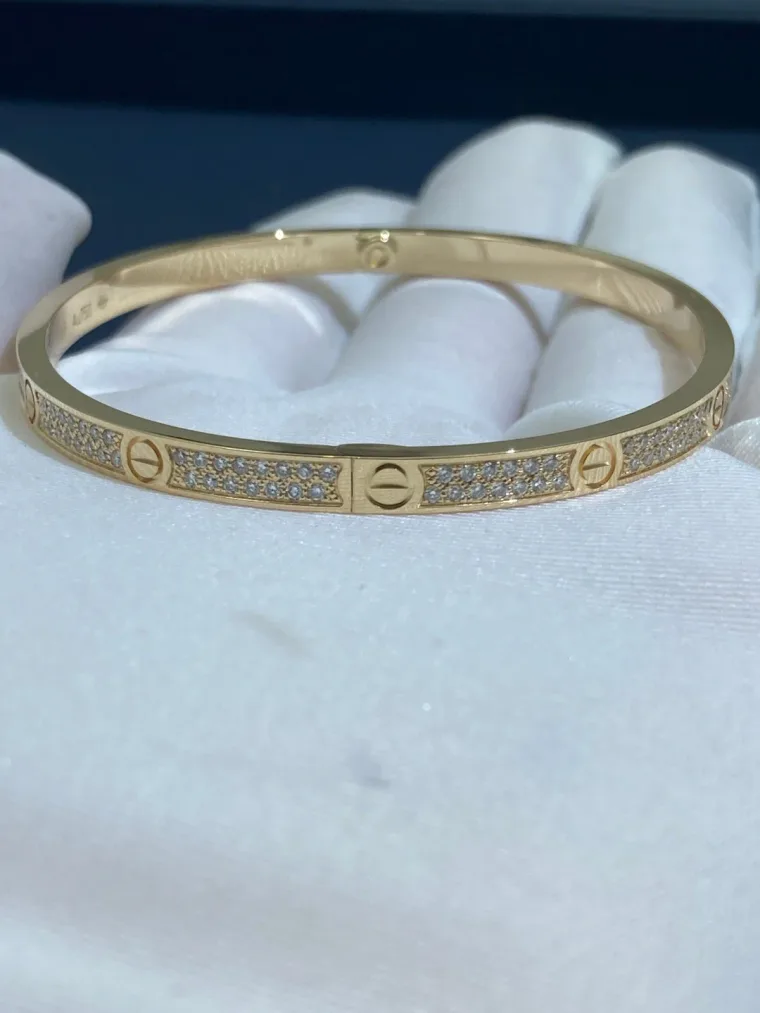 Cartier Жёсткий браслет из жёлтого золота с бриллиантами