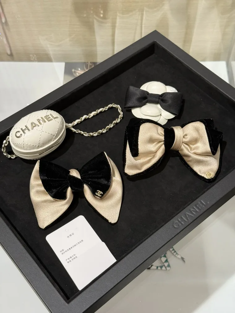 Chanel Заколка