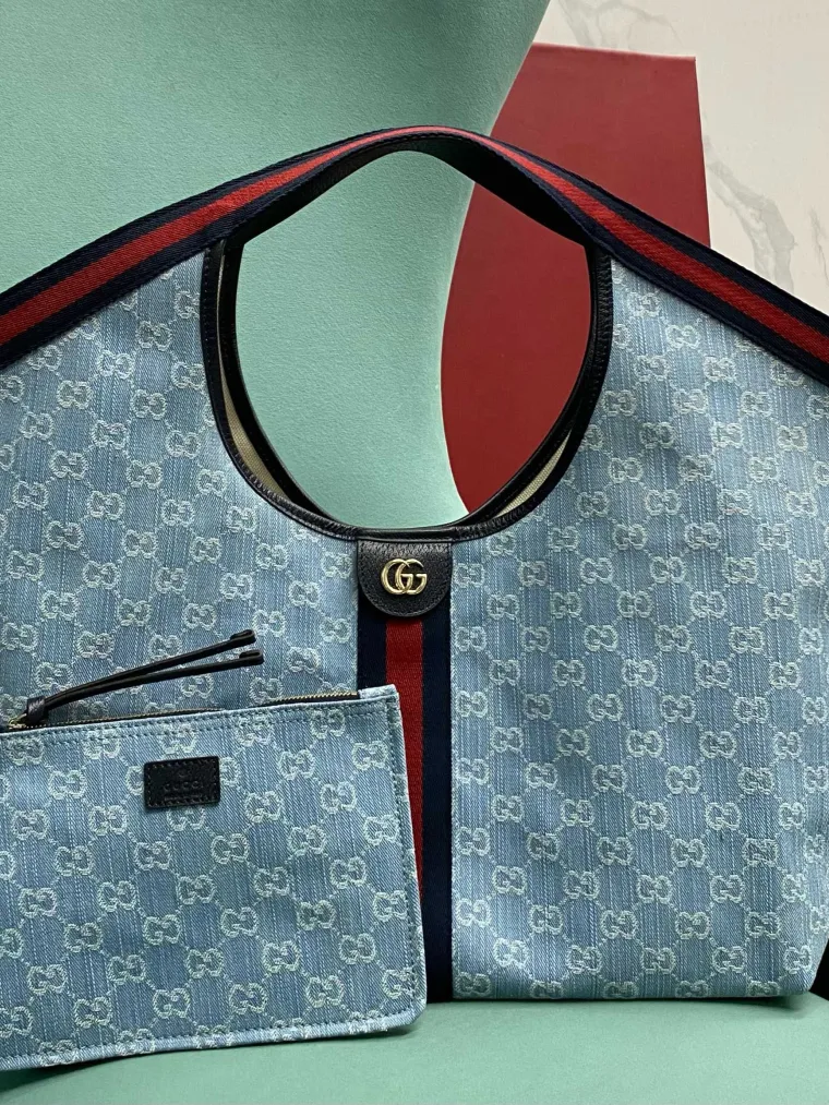 Gucci Голубая джинсовая сумка-тоут Ophidia GG
