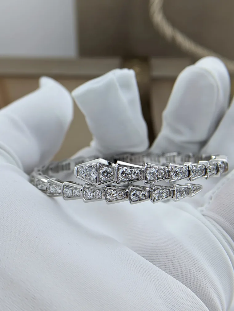 Bvlgari Браслет с выращенными бриллиантами