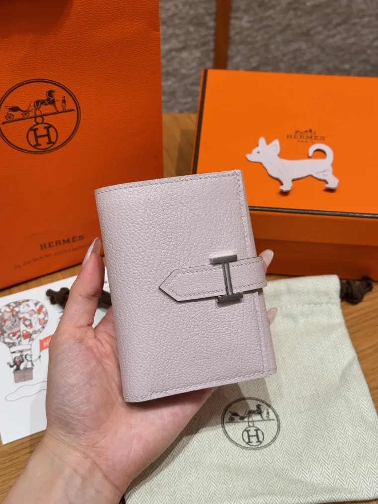 Hermes Кошелёк Bearn 11 см Chèvre 09/Mauve Pale