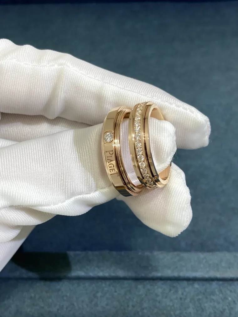 Piaget Два кольца из розового золота с бриллиантами