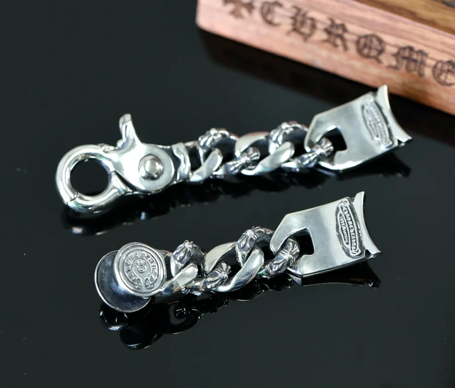 Обратная сторона звеньев и застежки браслета для часов Chrome Hearts