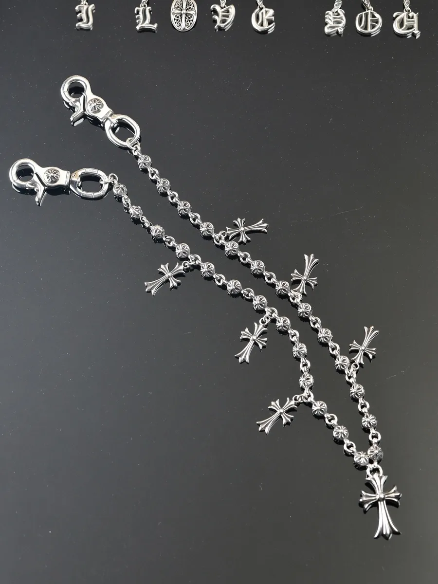 Серебряная цепь Chrome Hearts в сложенном виде с карабинами