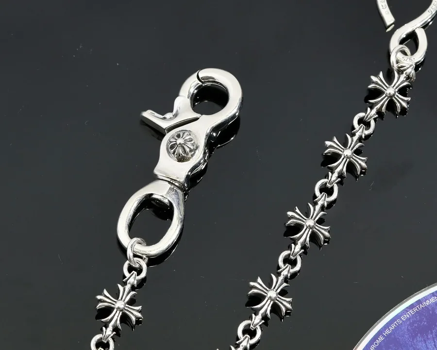Деталь замка-карабина и начальных звеньев цепи Chrome Hearts
