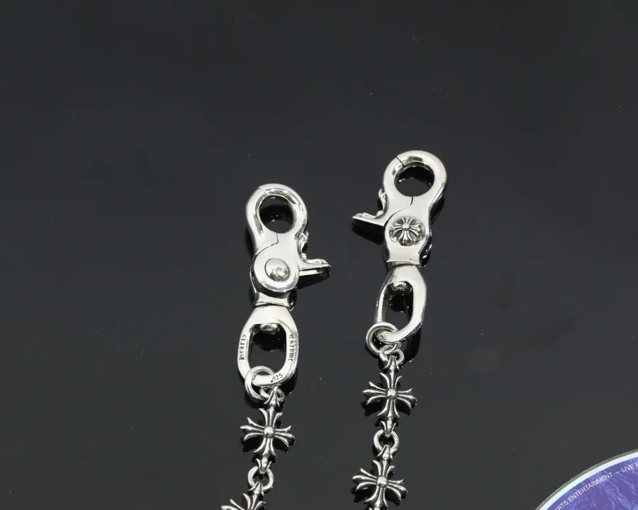 Замки-карабины серебряной цепочки Chrome Hearts с гравировкой