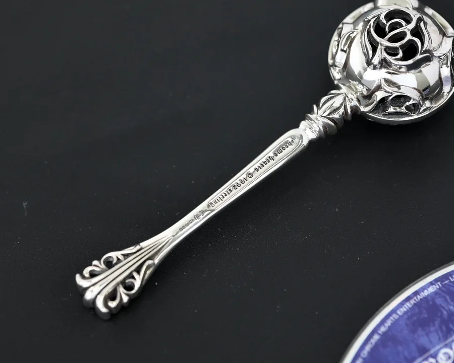 Фигурная ручка и декоративная сфера погремушки Chrome Hearts