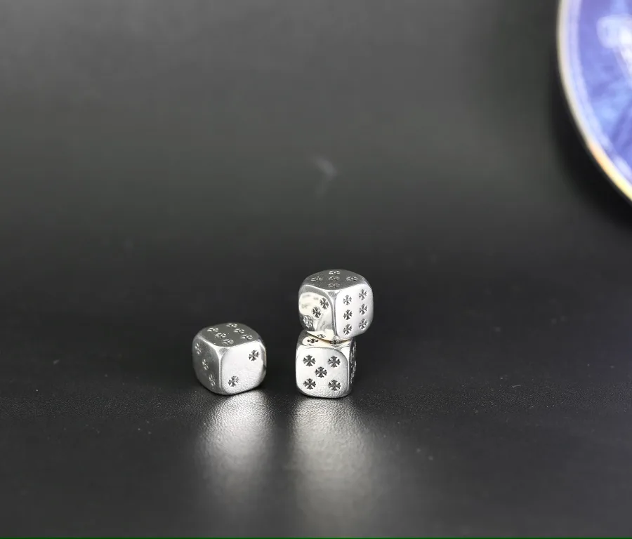 Композиция из трех серебряных игральных кубиков Chrome Hearts