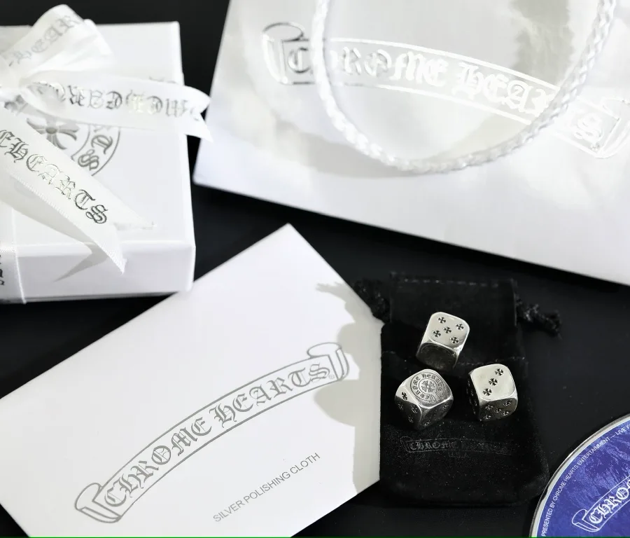 Серебряные игральные кости Chrome Hearts в комплекте с фирменной упаковкой