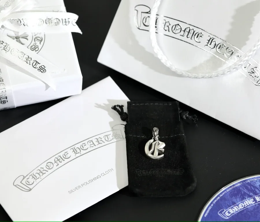 Подвеска Chrome Hearts в комплекте с фирменным мешочком, салфеткой и упаковкой