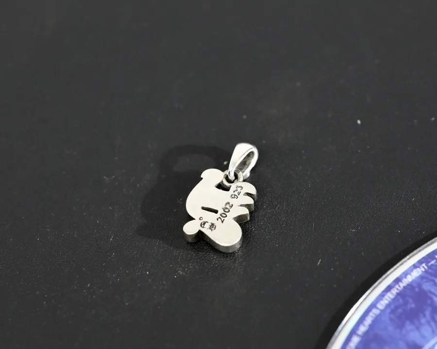 Обратная сторона подвески Chrome Hearts Y с гравировками 2002 925