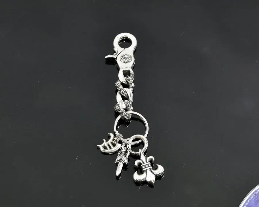 Серебряный брелок Chrome Hearts с карабином и подвесками