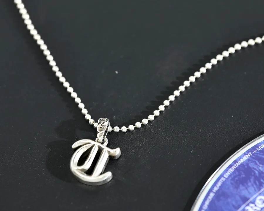 Серебряная подвеска Chrome Hearts с буквой T на шариковой цепочке