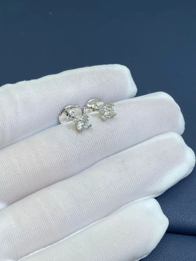 Cartier Серьги-гвоздики с бриллиантами