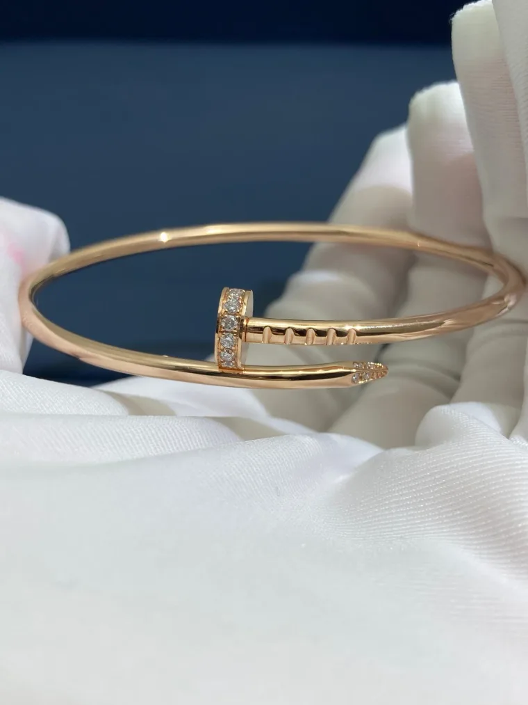 Cartier Браслет-гвоздь из розового золота с бриллиантами