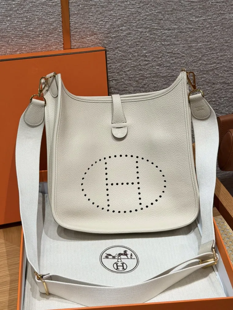 Hermes Сумка Evelyne 29 см Clemence 10/Craie