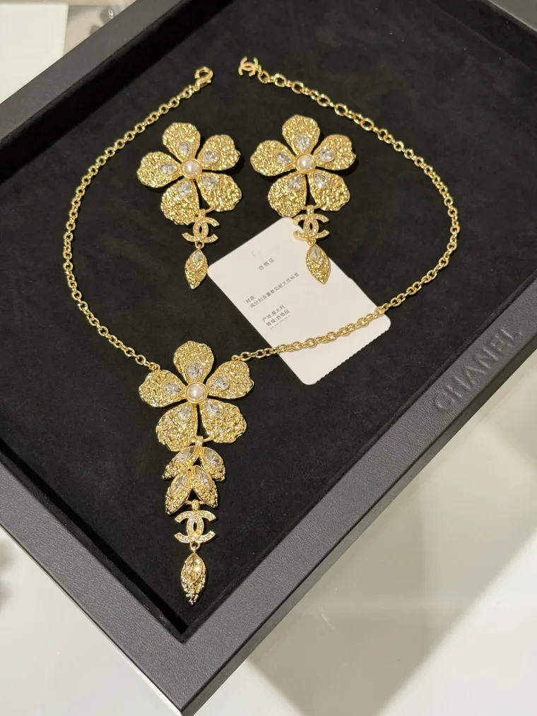 Chanel Колье