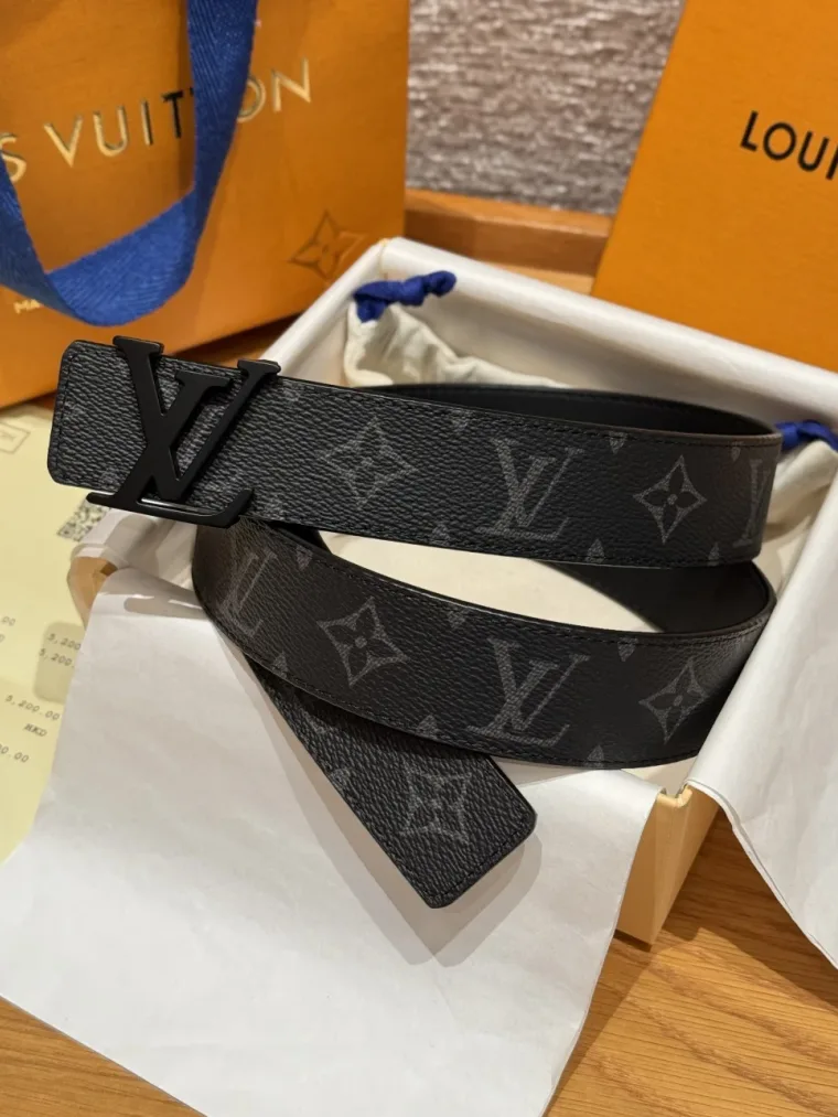 Louis Vuitton Ремень INITIALES 35 мм