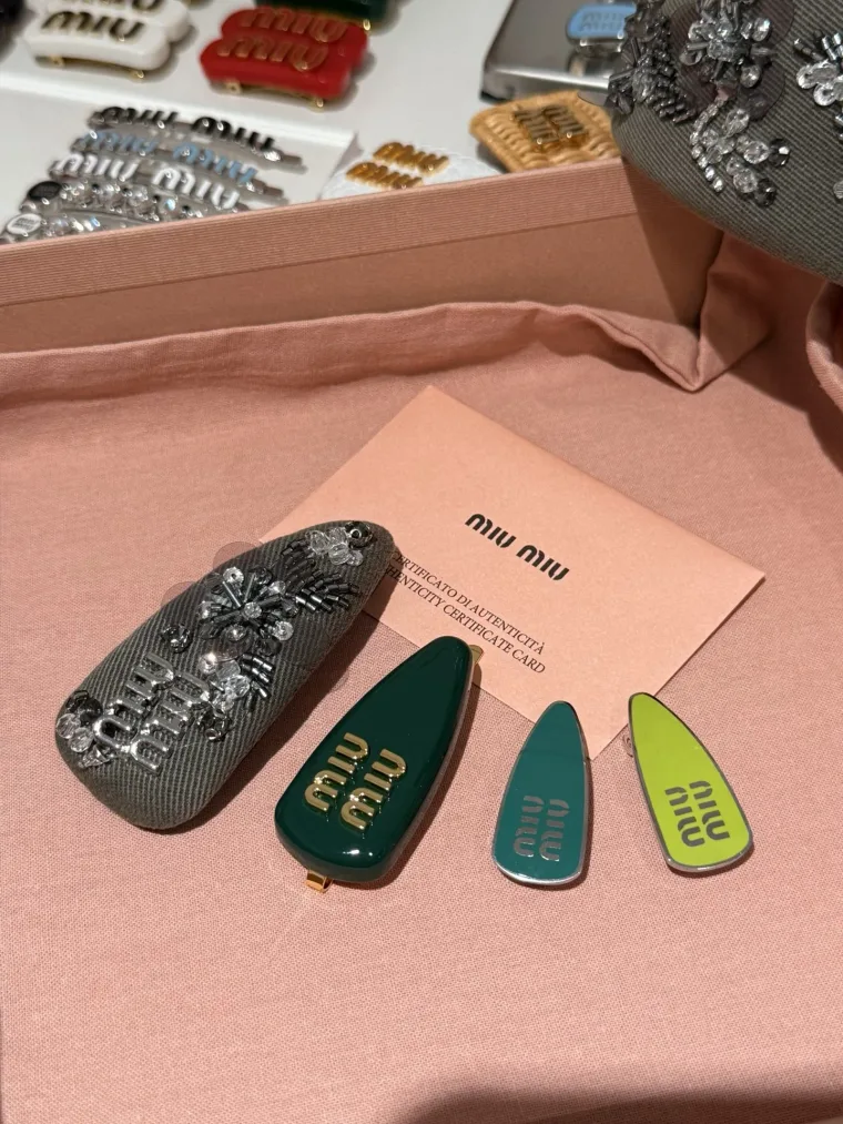 Miu Miu Заколка