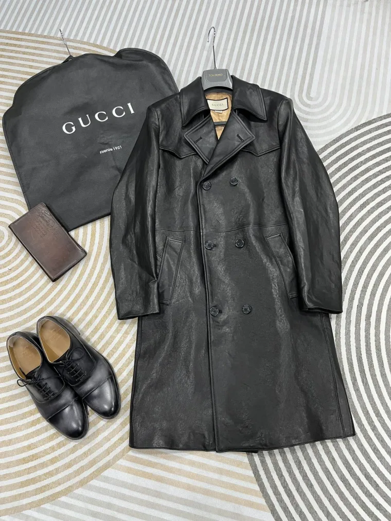 Gucci Пальто
