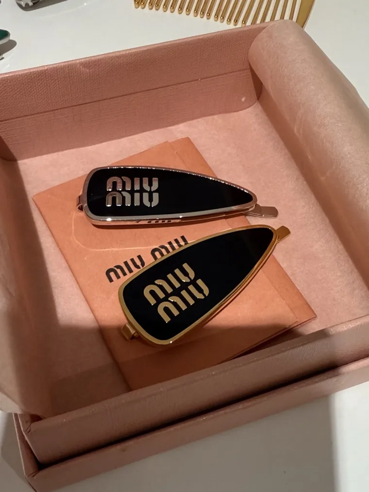 Miu Miu Заколка