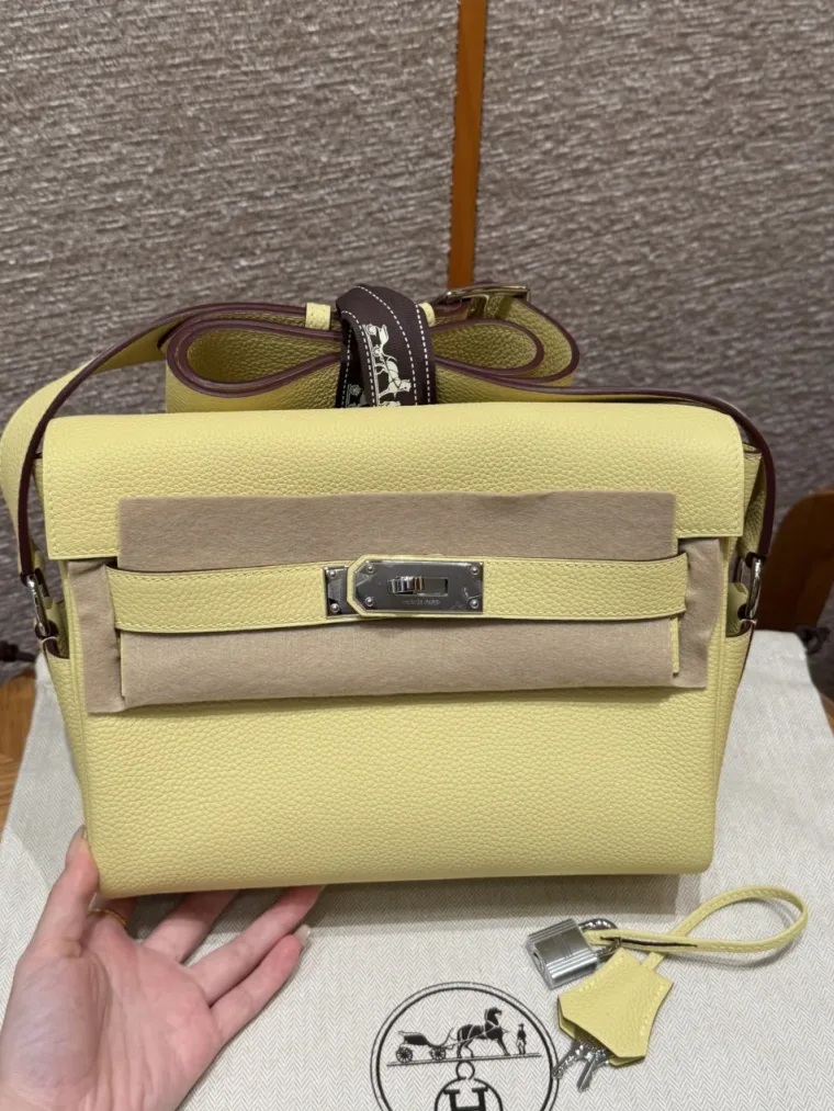 Hermes Сумка Kelly Messenger 24 см Togo 1Z/Jaune Poussin