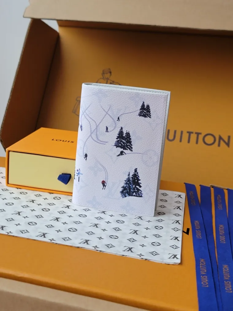 Louis Vuitton Обложка для паспорта