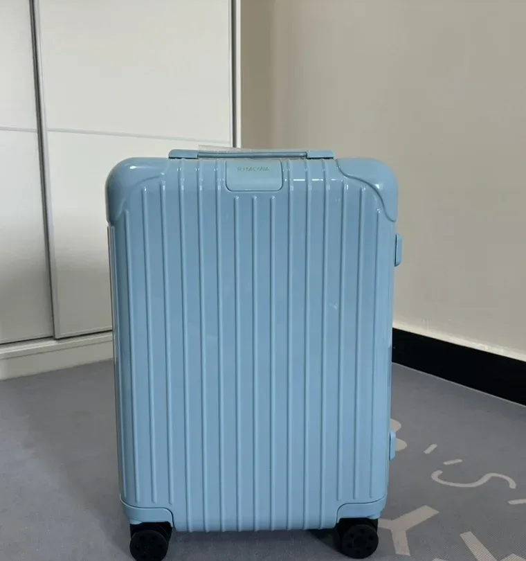 Rimowa Чемодан Essential Check-In L