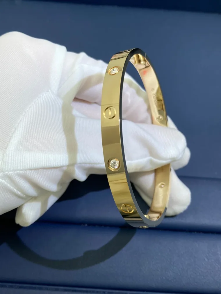 Cartier Широкий браслет с бриллиантами