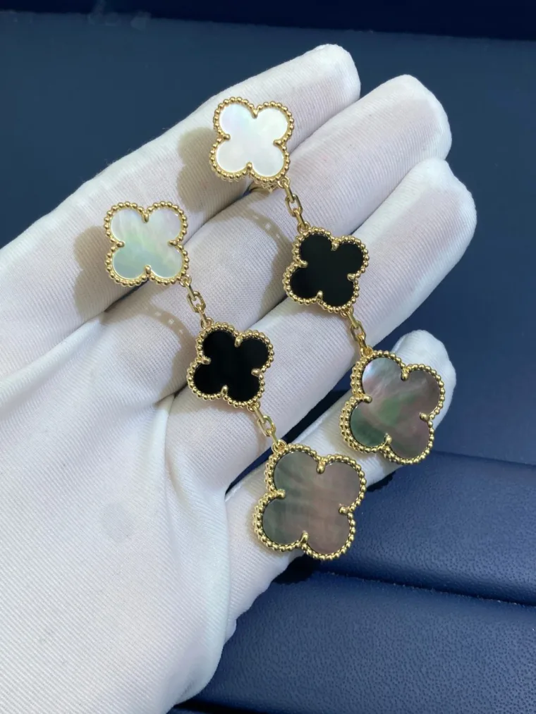 Van Cleef & Arpels Серьги с четырёхлистниками из жёлтого золота