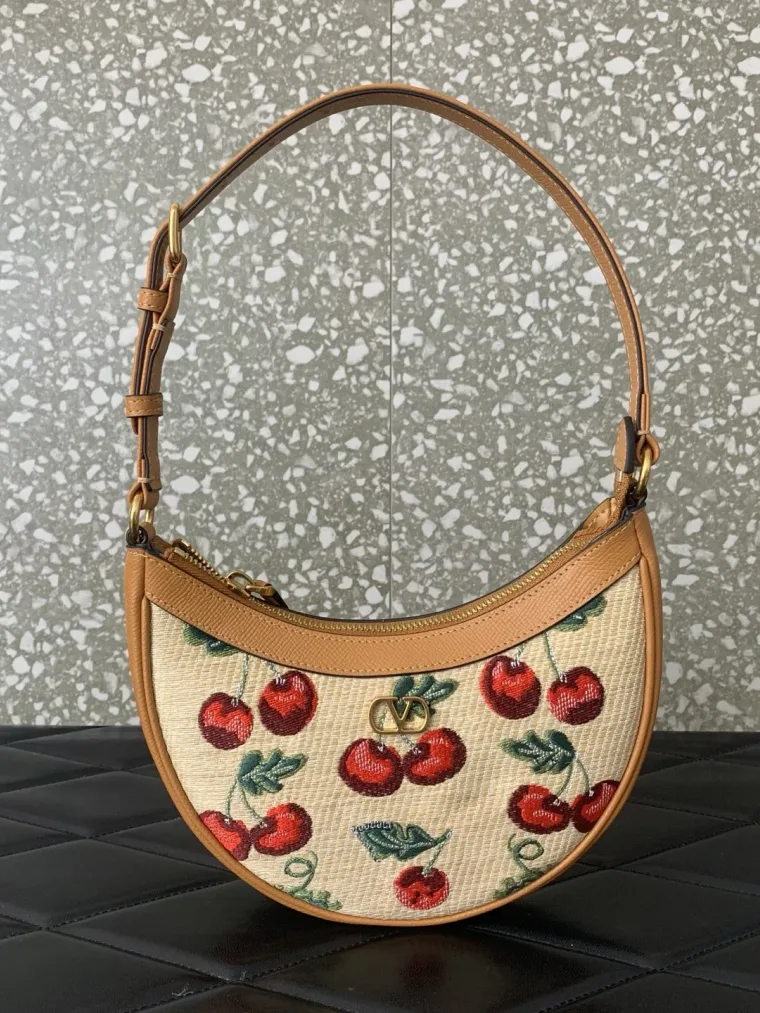 Valentino Бежевая сумка-хобо VLogo Signature из рафии с узором вишен