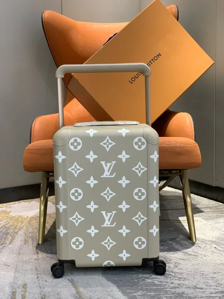 Louis Vuitton Чемодан Horizon 55