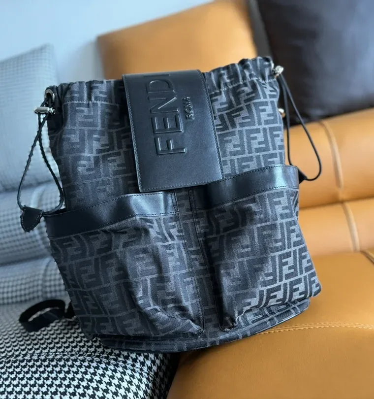Fendi Тёмно-серый рюкзак с жаккардовым узором FF