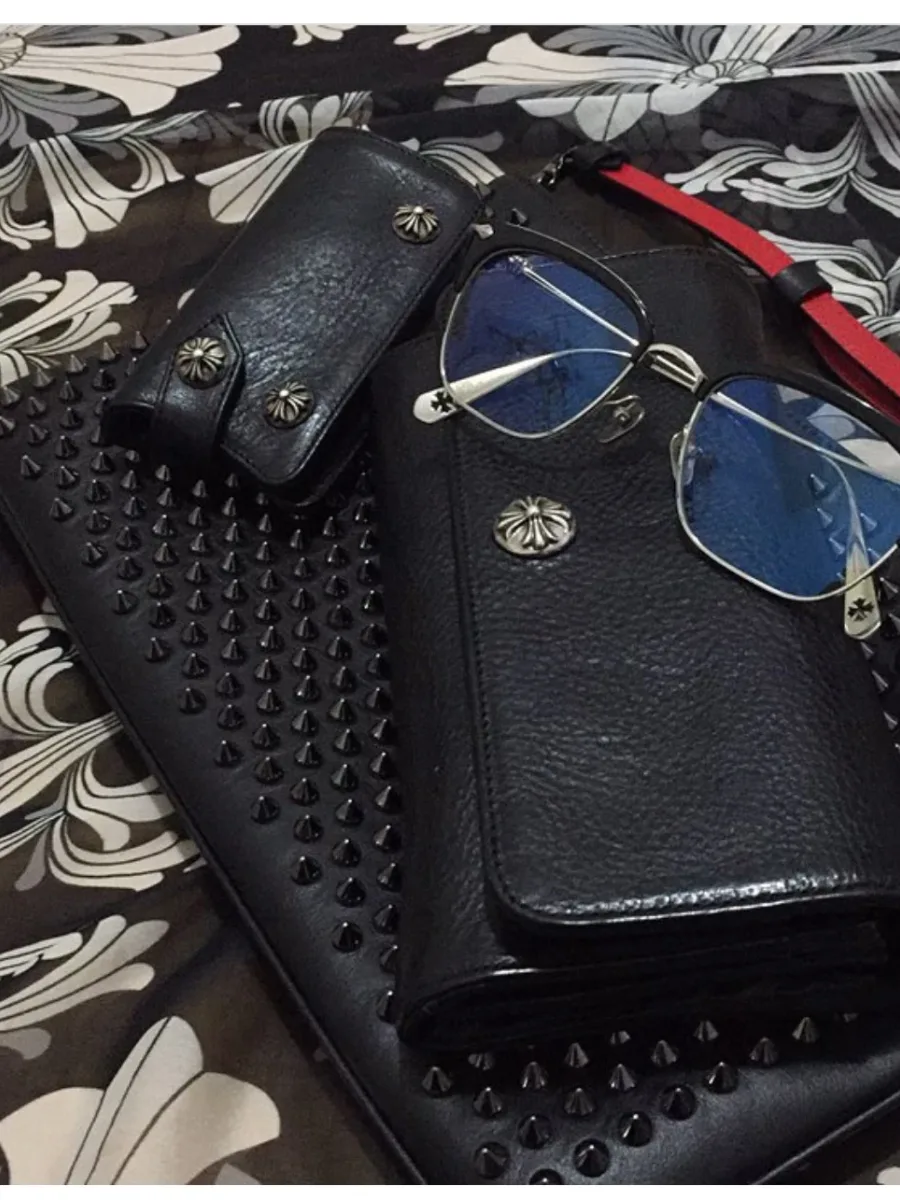 Профиль длинного кошелька Chrome Hearts сбоку