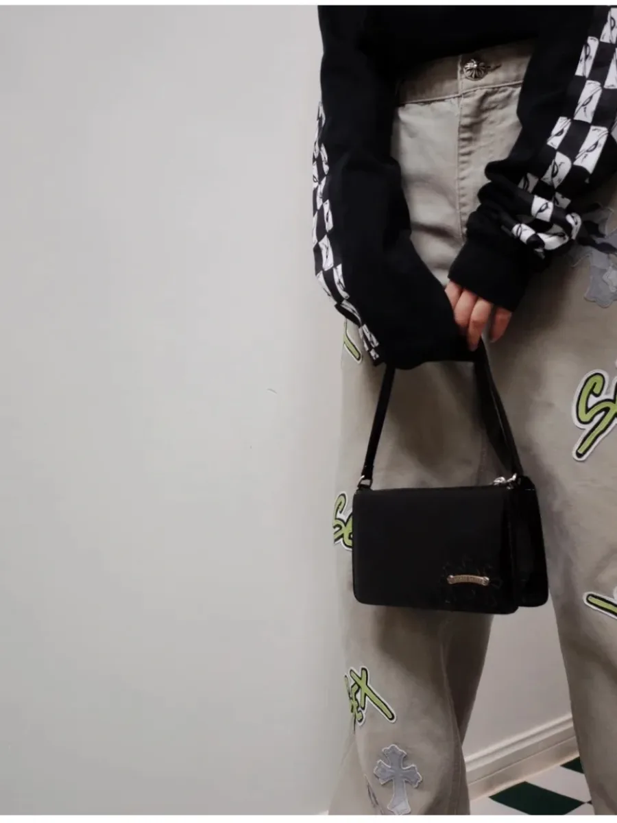 Внутренняя подкладка кожаной сумки Chrome Hearts
