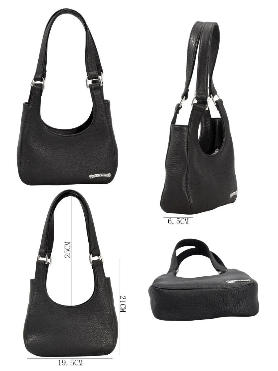 Серебряная фурнитура на чёрной сумке Chrome Hearts