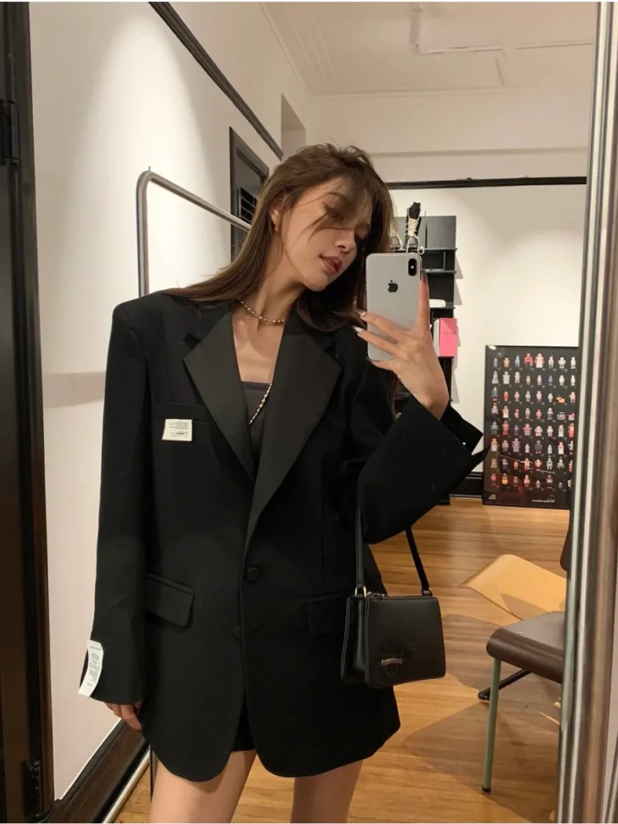 Вид на открытую сумку Chrome Hearts