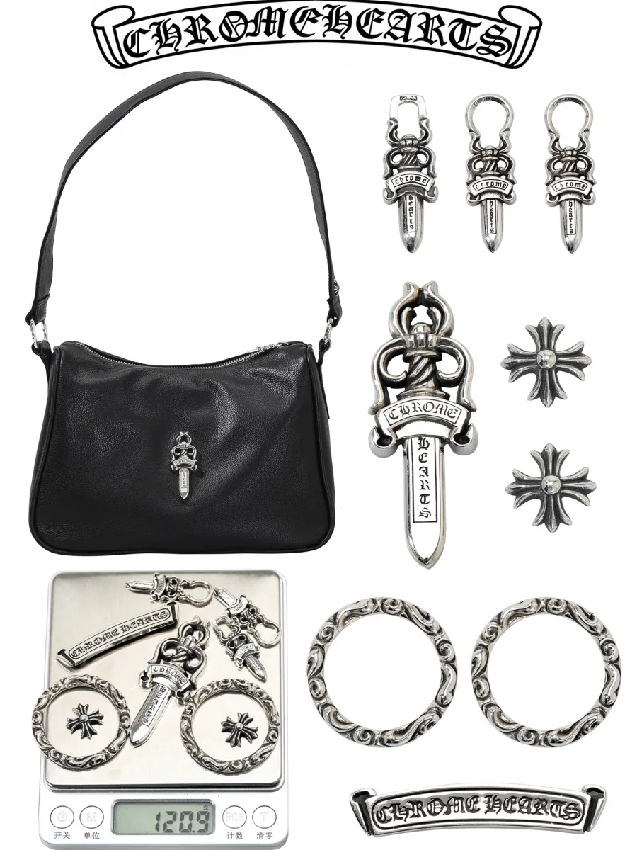 Вид спереди на сумку Chrome Hearts Dagger
