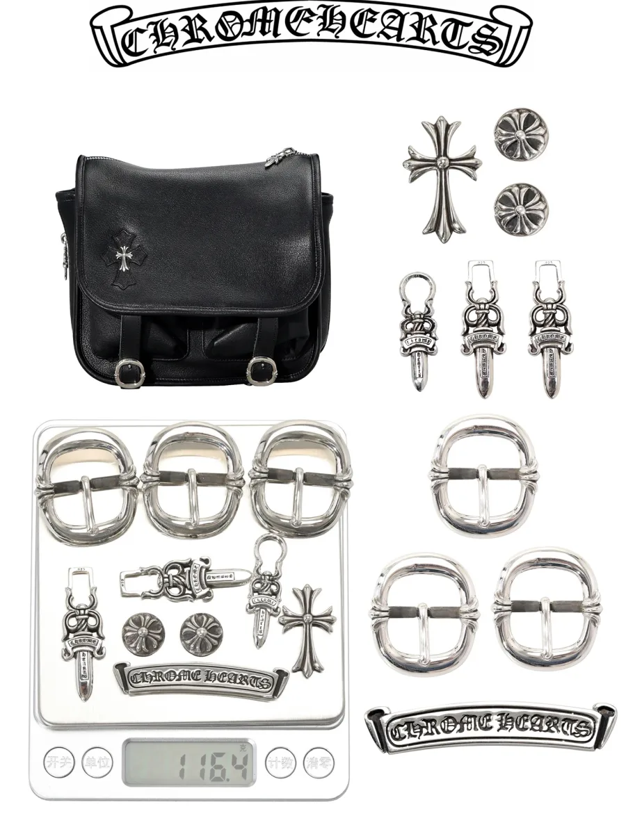 Вид спереди кожаной сумки Chrome Hearts черный цвет