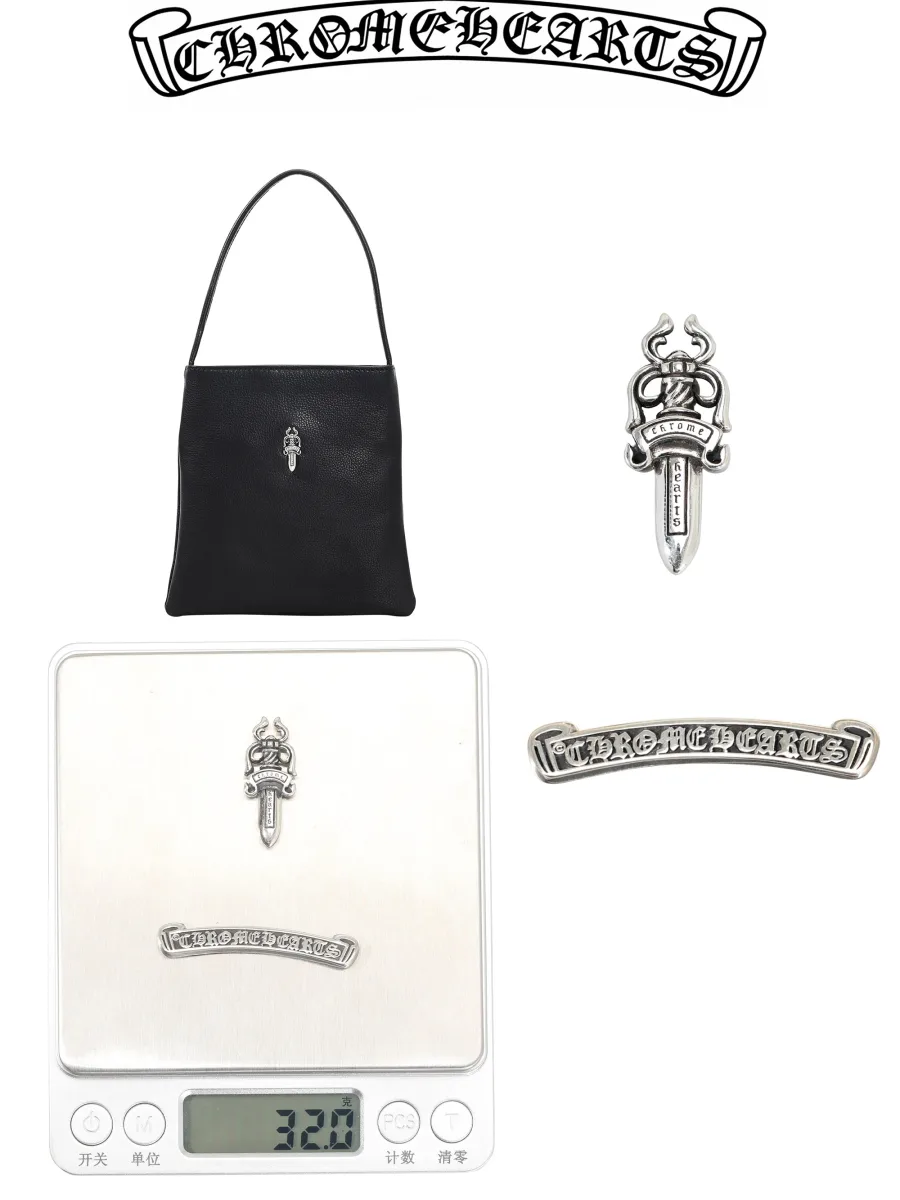 Текстура натуральной кожи и текстиля сумки Chrome Hearts
