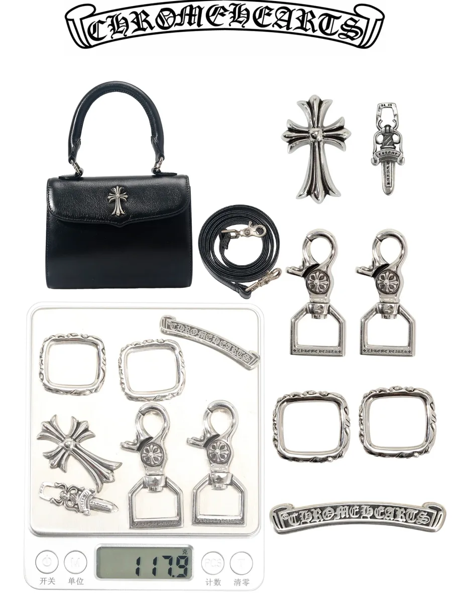Вид спереди кожаной сумки Chrome Hearts K662
