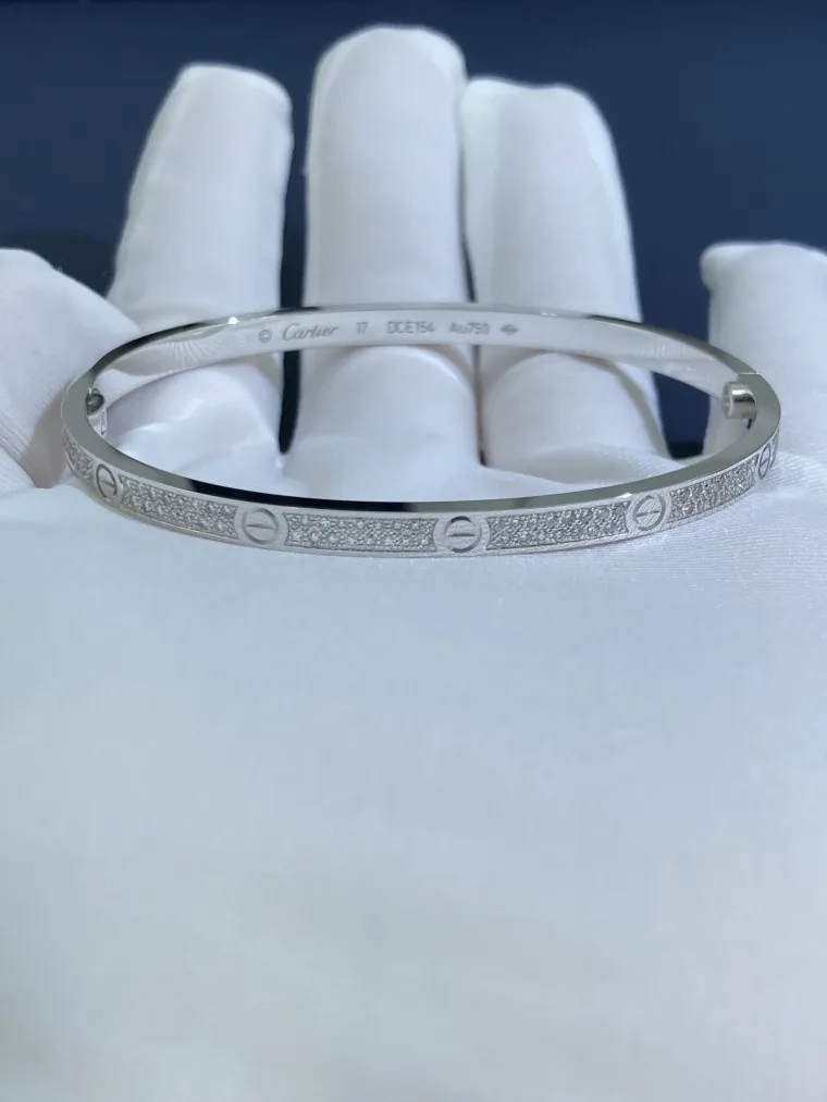 Cartier Узкий браслет из белого золота с бриллиантами