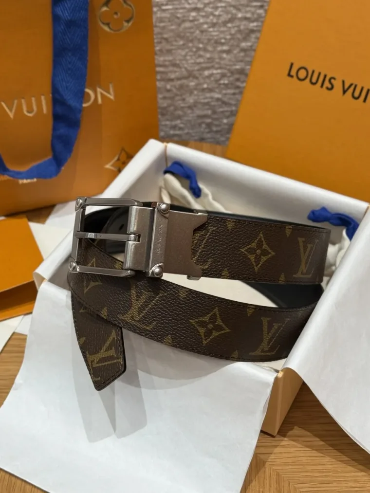 Louis Vuitton Ремень CORNER PIN 35