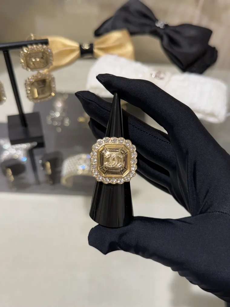 Chanel Кольцо