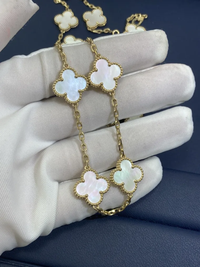 Van Cleef & Arpels Колье с подвесками-клевером