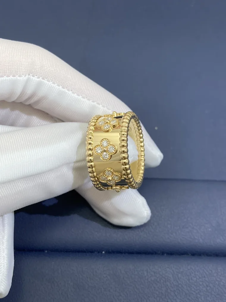 Van Cleef & Arpels Кольцо из жёлтого золота с бриллиантами