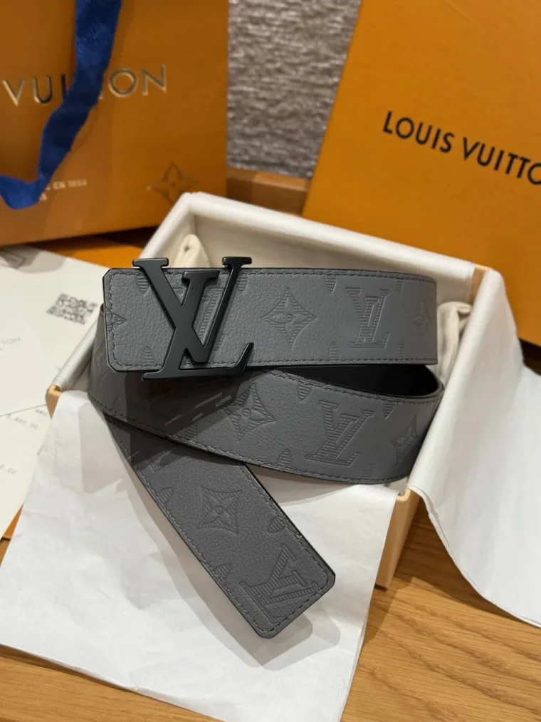 Louis Vuitton Ремень INITIALES PEARLS 40