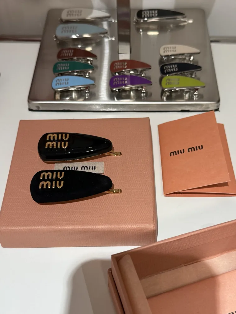 Miu Miu Заколка-зажим